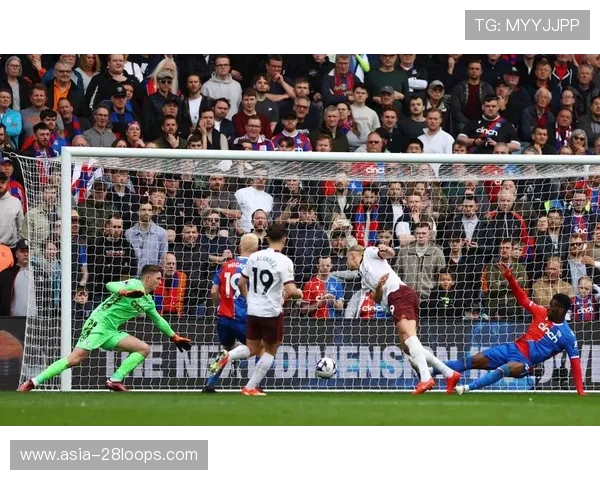 曼城3-0客胜水晶宫，哈兰德完成梅开二度